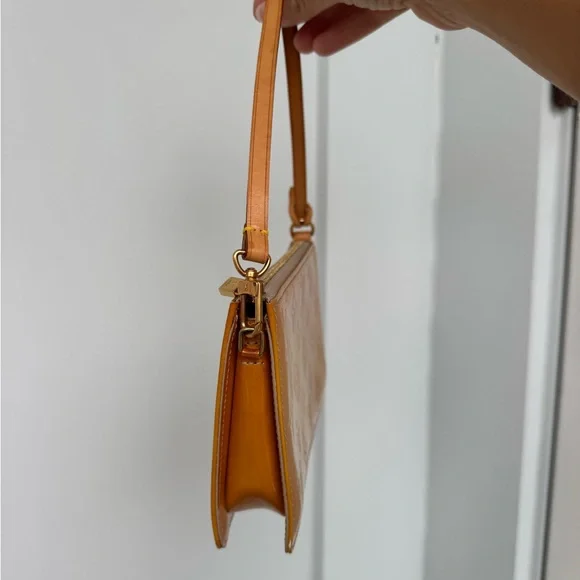 🛑 SOLD 🛑 Louis Vuitton LV Vernis Lexington Yellow ✅ COA included - Picture 5 of 16